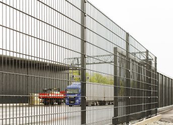 Installing FRP Fencing
